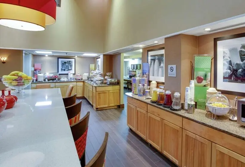 ホテル Hampton Inn Chester South