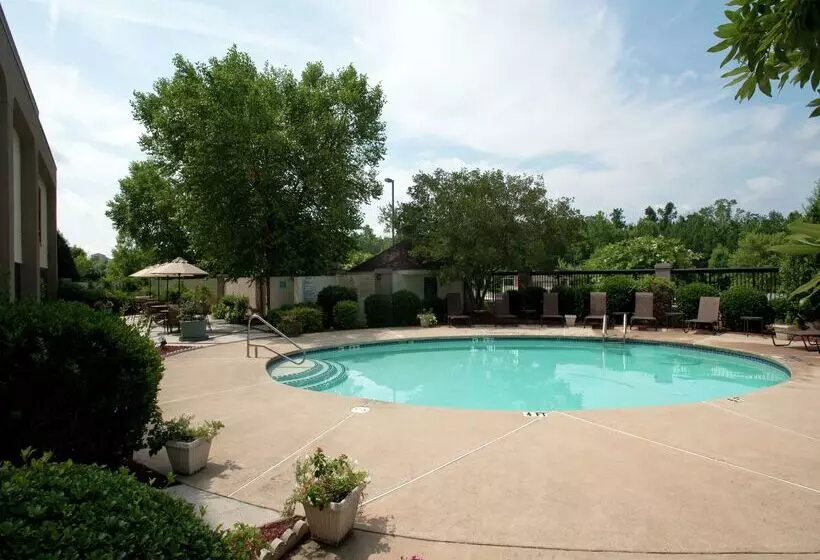 هتل Hampton Inn By Hilton Concord/kannapolis