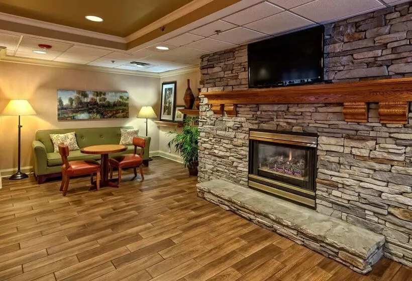 هتل Hampton Inn By Hilton Concord/kannapolis