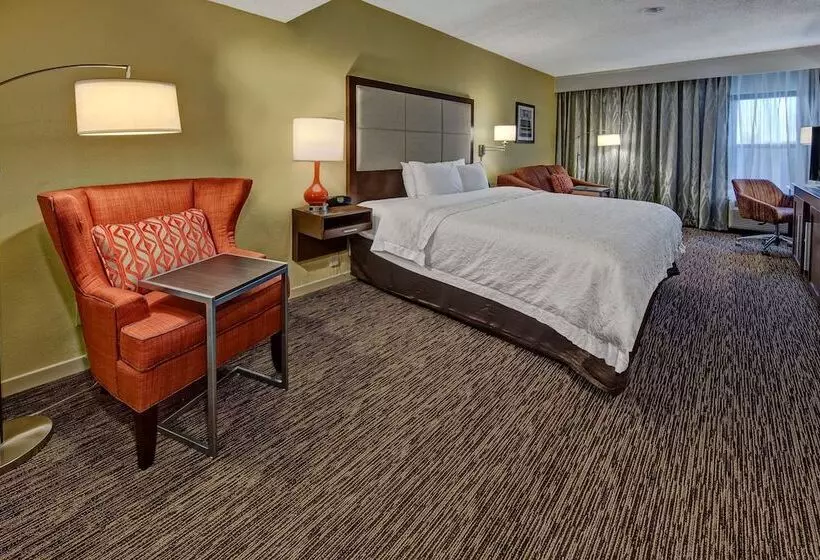 هتل Hampton Inn By Hilton Concord/kannapolis