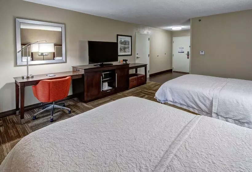 Отель Hampton Inn Corinth