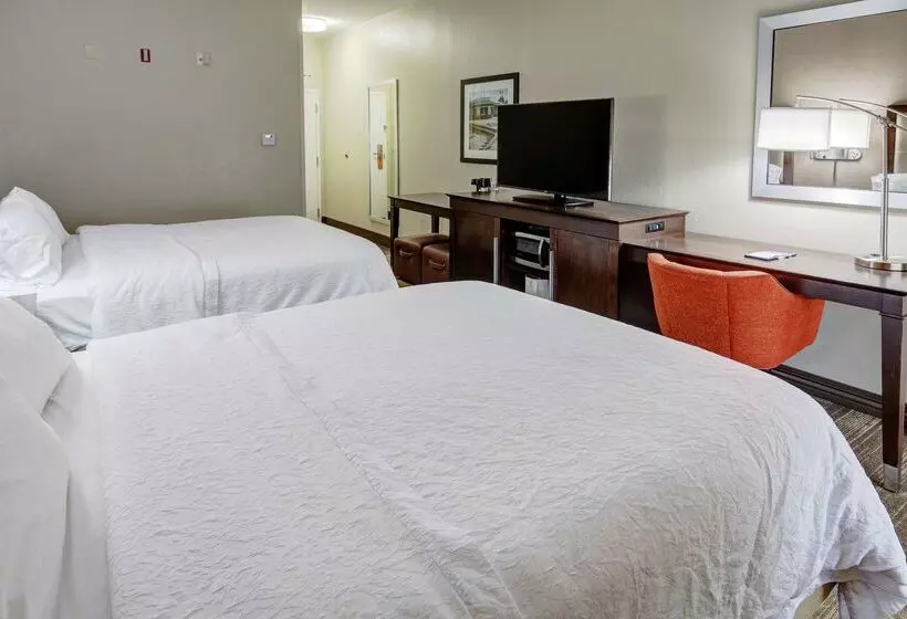 Отель Hampton Inn Corinth