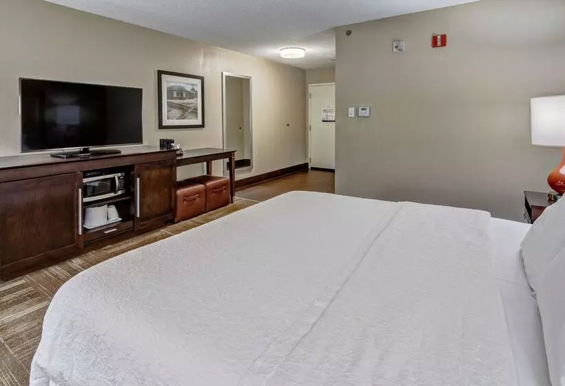 Отель Hampton Inn Corinth