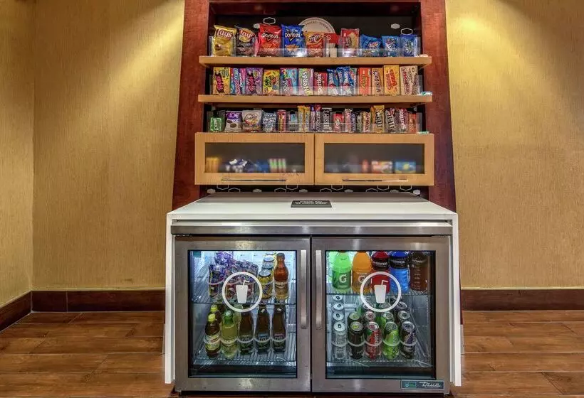 Отель Hampton Inn Corinth