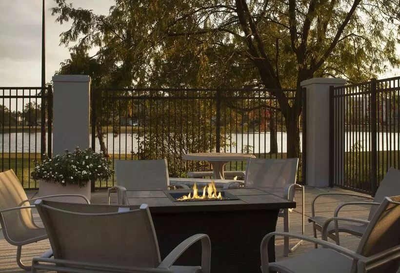 Отель Hampton Inn Evansville