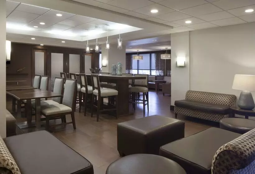 Отель Hampton Inn Evansville