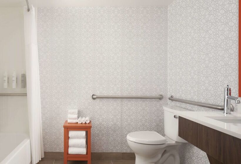 هتل Hampton Inn Evansville