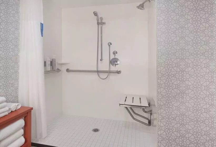 Отель Hampton Inn Evansville