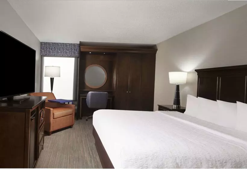 Отель Hampton Inn Evansville