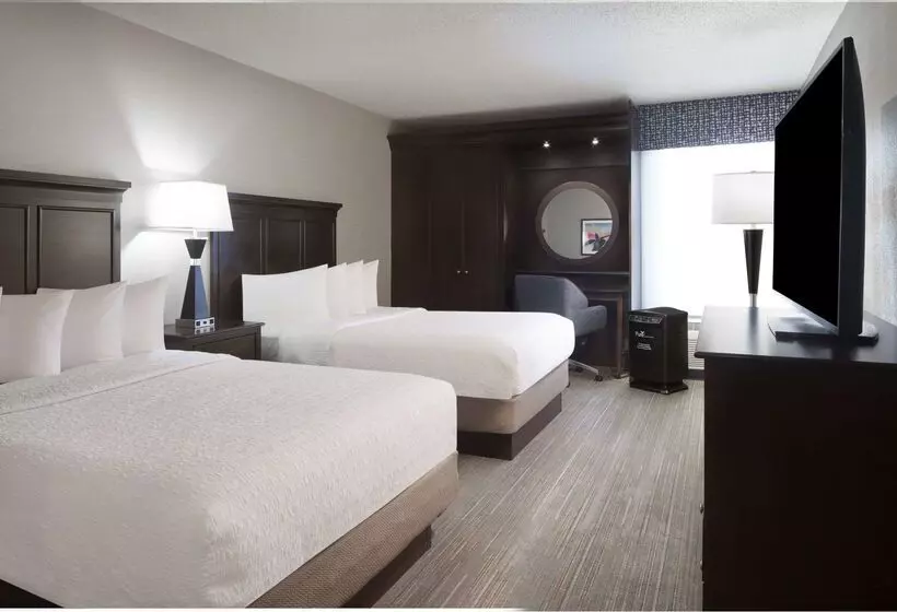 Отель Hampton Inn Evansville