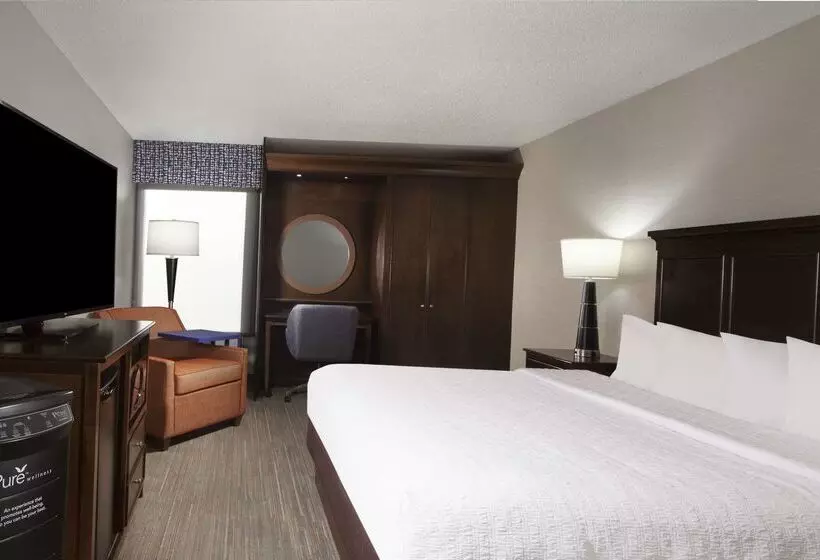 Отель Hampton Inn Evansville