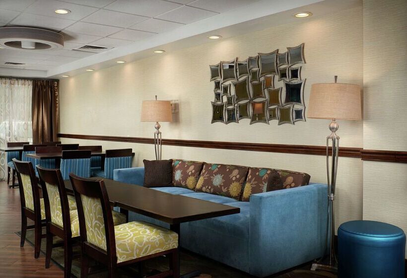 Отель Hampton Inn Franklin