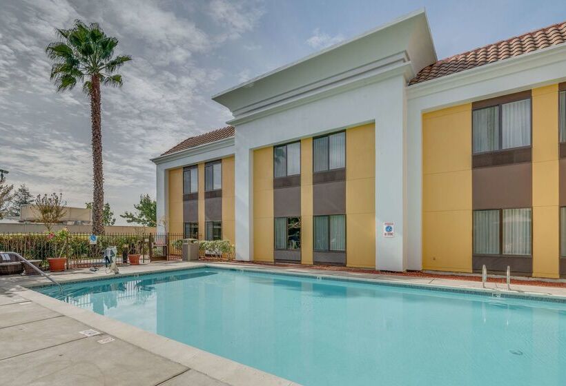 호텔 Hampton Inn Livermore