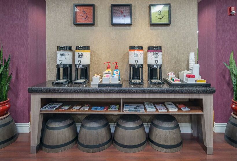 호텔 Hampton Inn Livermore