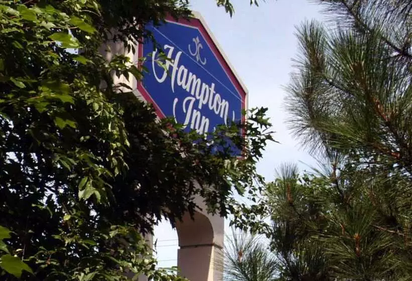 Отель Hampton Inn Portland Airport