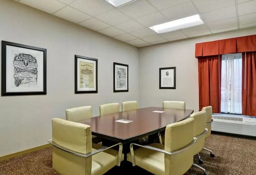 فندق Hampton Inn Scranton At Montage Mountain