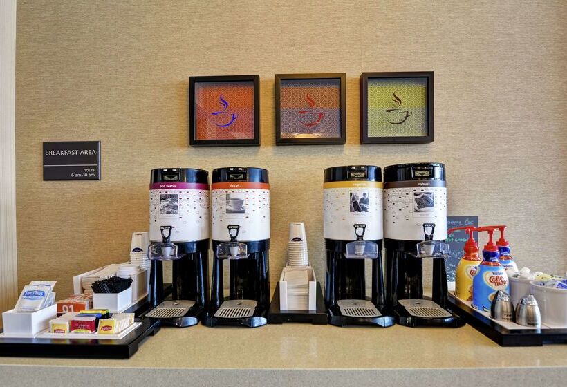 Отель Hampton Inn Scranton At Montage Mountain