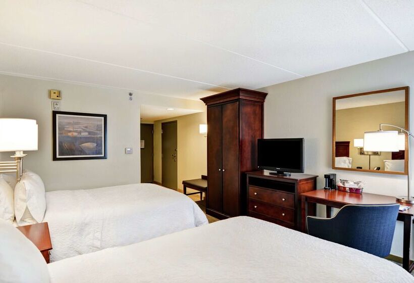 Отель Hampton Inn Scranton At Montage Mountain