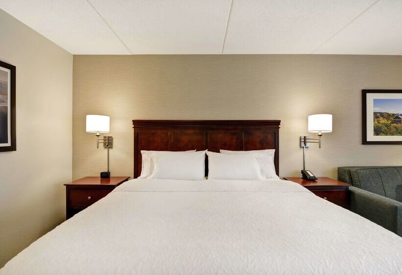 Отель Hampton Inn Scranton At Montage Mountain