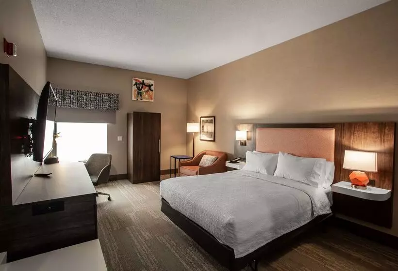 Отель Hampton Inn Springfield