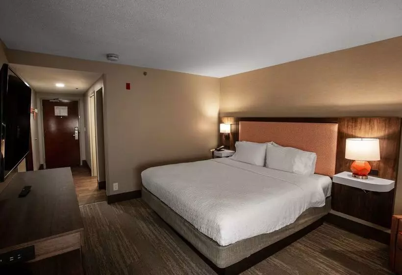 Отель Hampton Inn Springfield