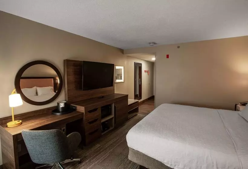 Отель Hampton Inn Springfield