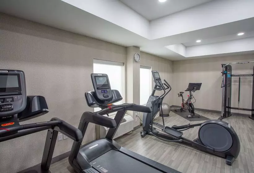 Отель Hampton Inn Springfield