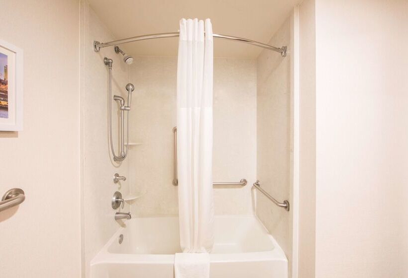 هتل Hampton Inn & Suites Seattledowntown