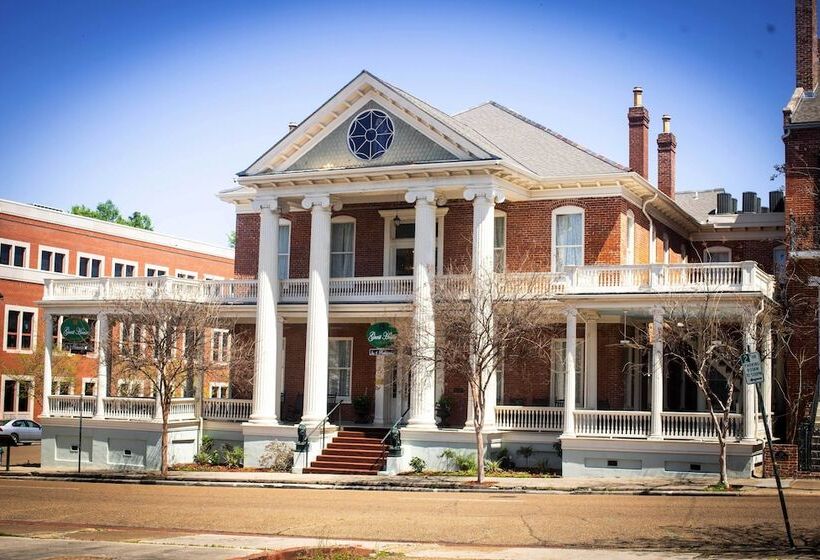 בית מלון כפרי The Guest House Historic Mansion