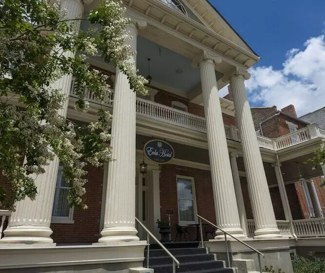 هتل The Guest House Historic Mansion