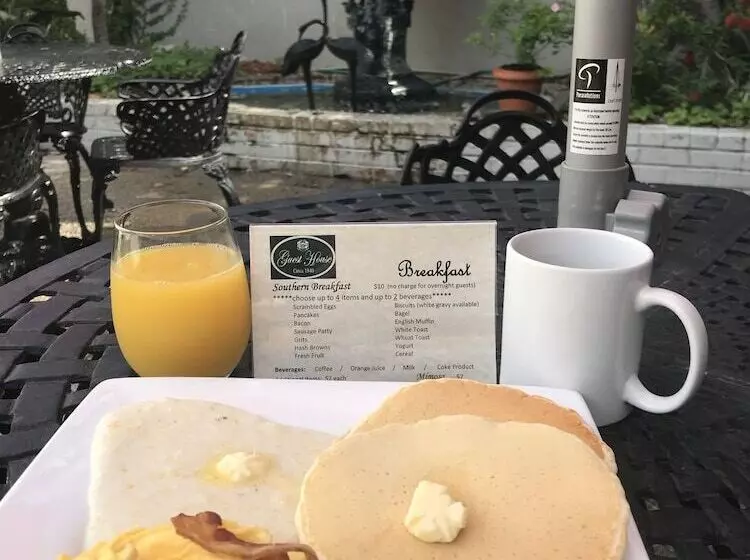 هتل The Guest House Historic Mansion