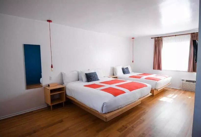 Мотель The Hamlet Inn