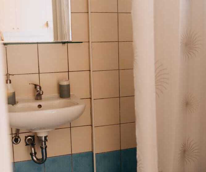 Best House, Nirvana Ii, Patra