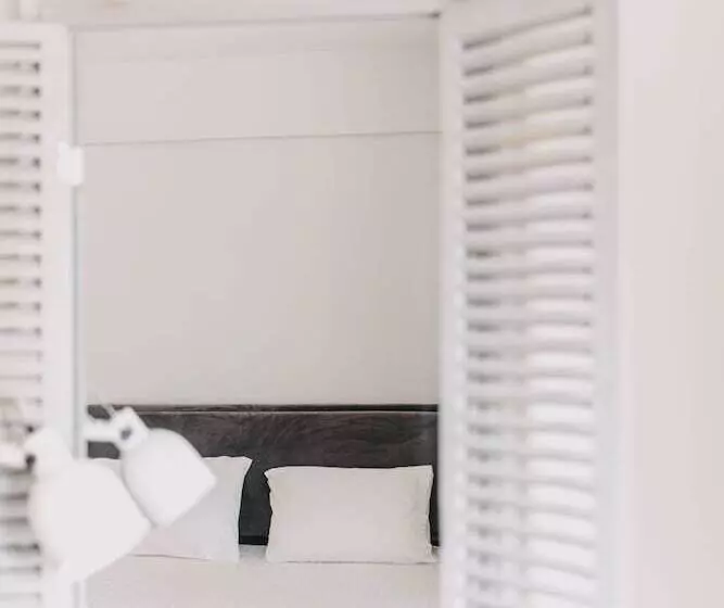 Best House, Nirvana Ii, Patra