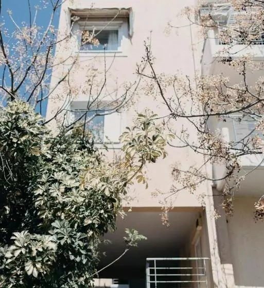 Best House, Nirvana Ii, Patra