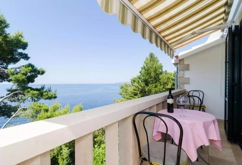 Apartments Plavac Mali
