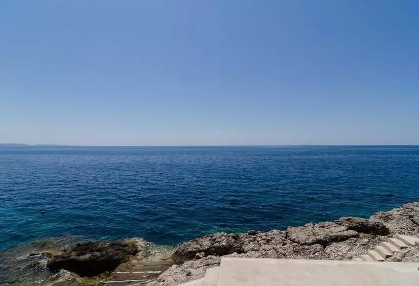 Apartments Plavac Mali