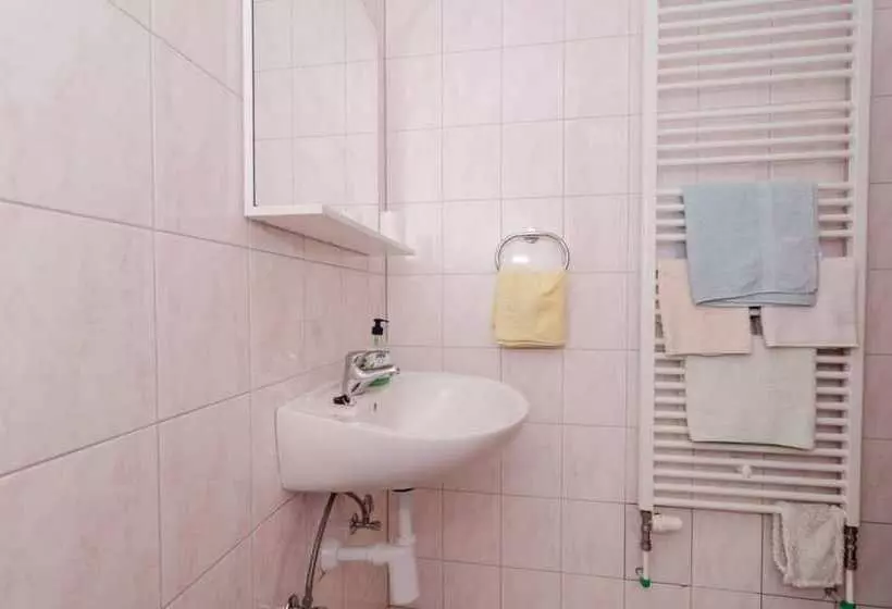Apartments Plavac Mali