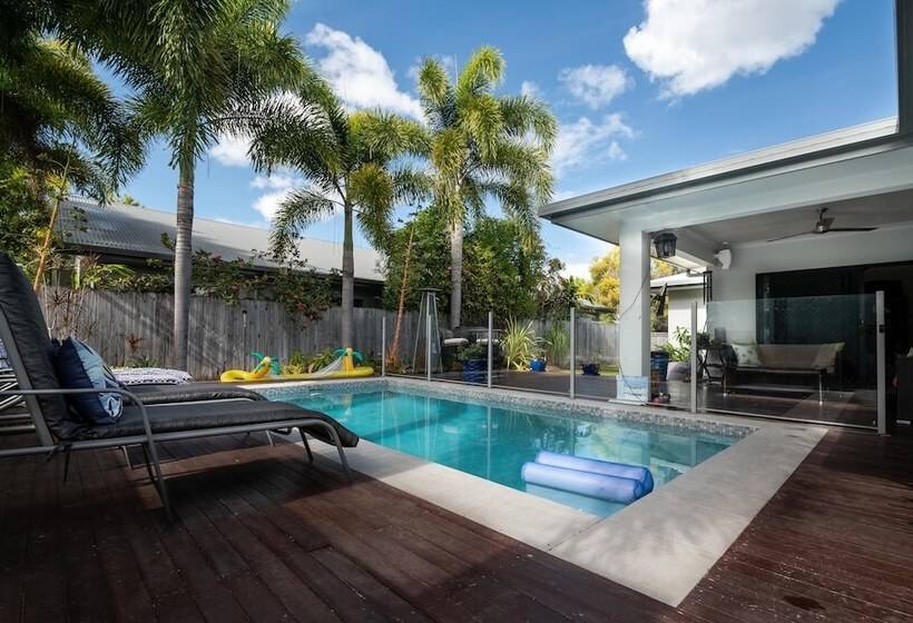 Beach Bliss Queen Bed Bbq Pool Netflix