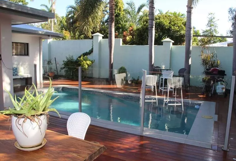 Beach Bliss Queen Bed Bbq Pool Netflix