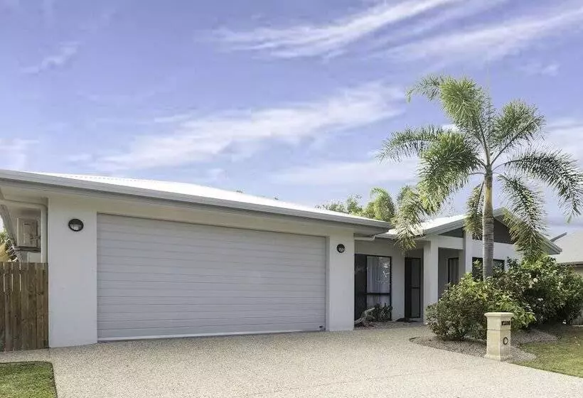 Beach Bliss Queen Bed Bbq Pool Netflix