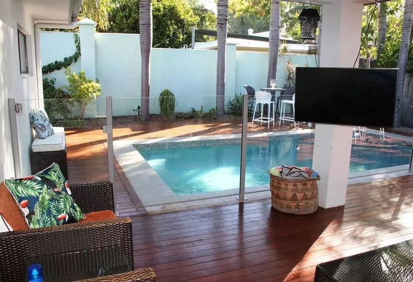 Beach Bliss Queen Bed Bbq Pool Netflix