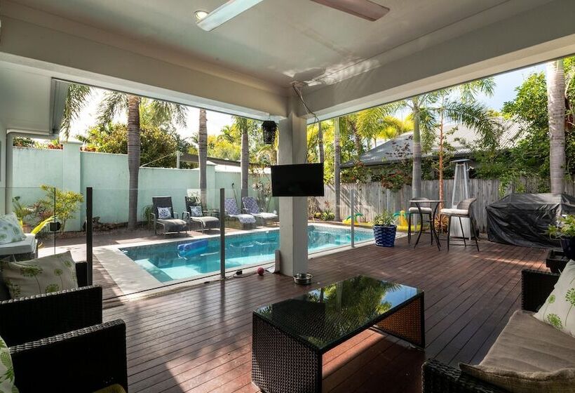 Beach Bliss Queen Bed Bbq Pool Netflix