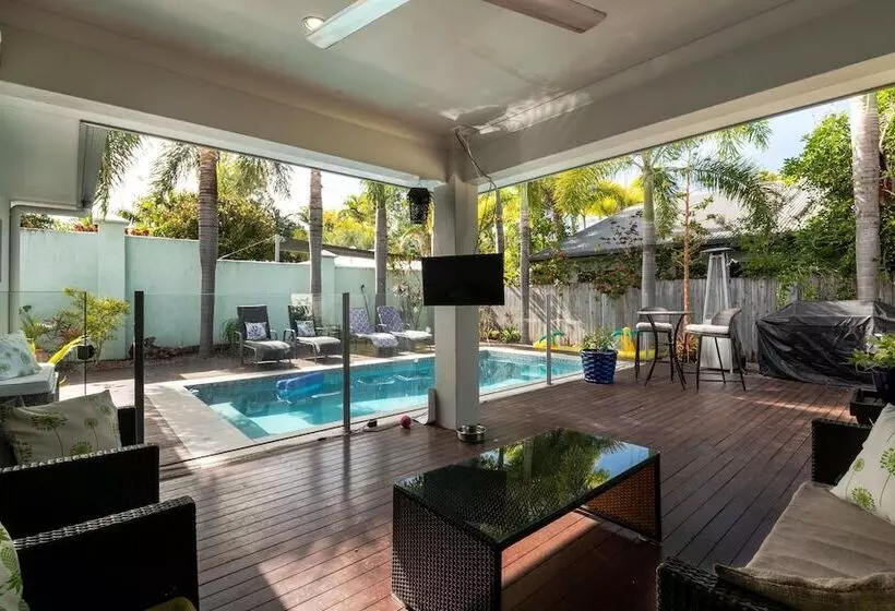 Beach Bliss Queen Bed Bbq Pool Netflix