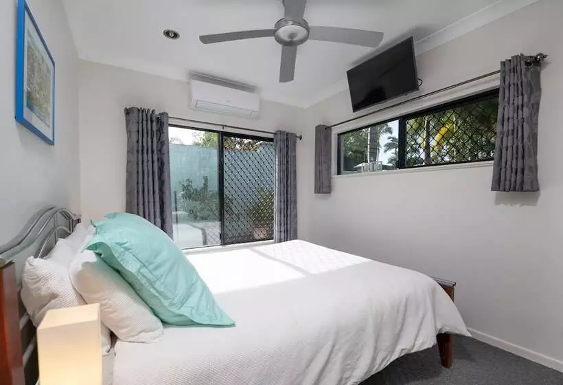 Beach Bliss Queen Bed Bbq Pool Netflix