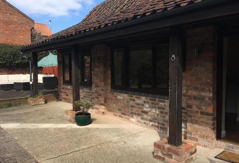 تختخواب و صبحانه The Stables At Harby