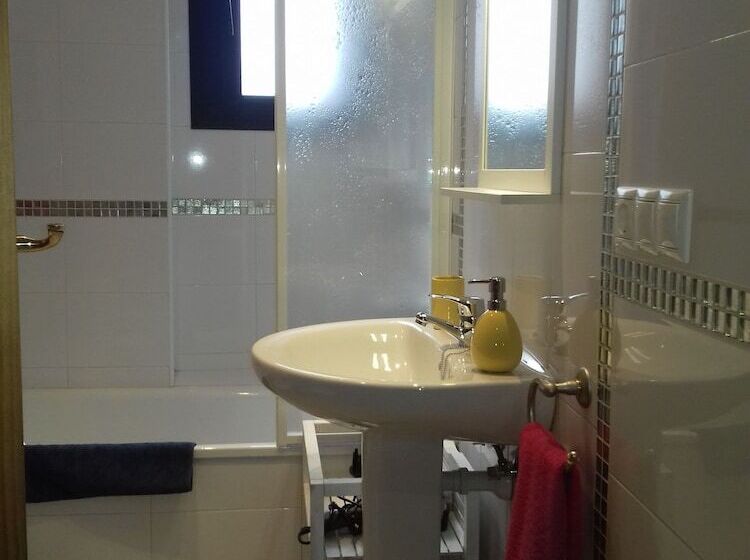 Deluxe Centre Apart With Parking