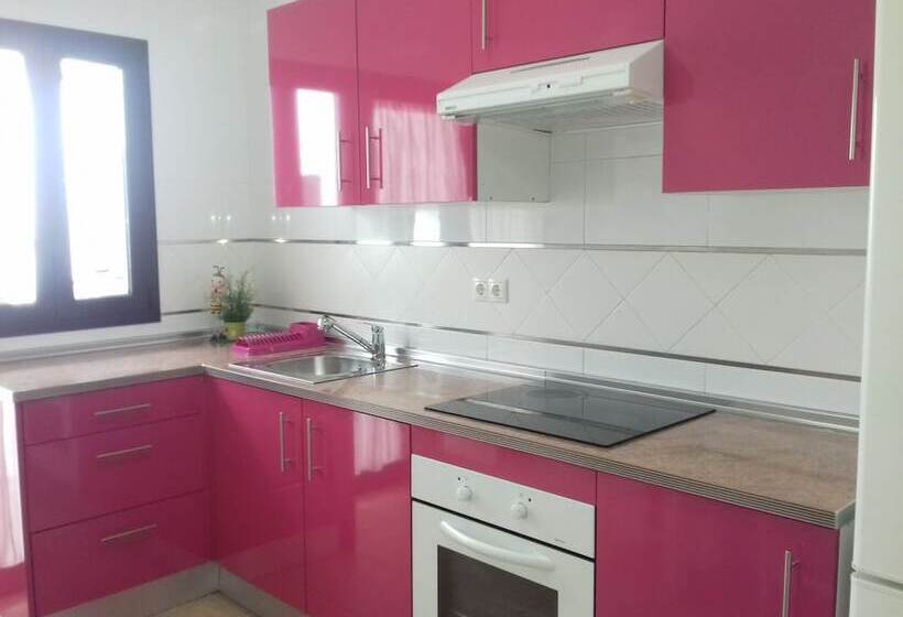 Deluxe Centre Apart With Parking