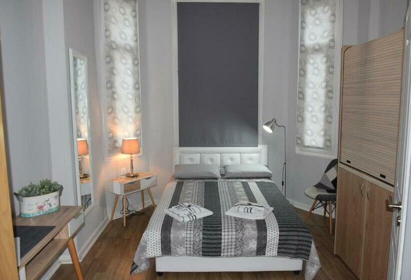 Megaron11 Apartments