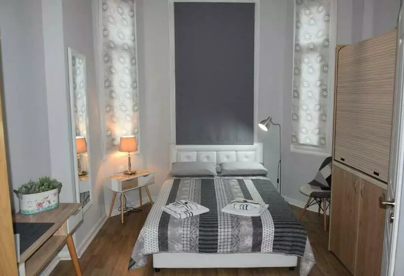 Megaron11 Apartments